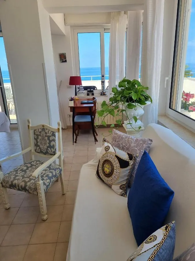 Hébergement de vacances Villa Attico Sul Mare Brolo
