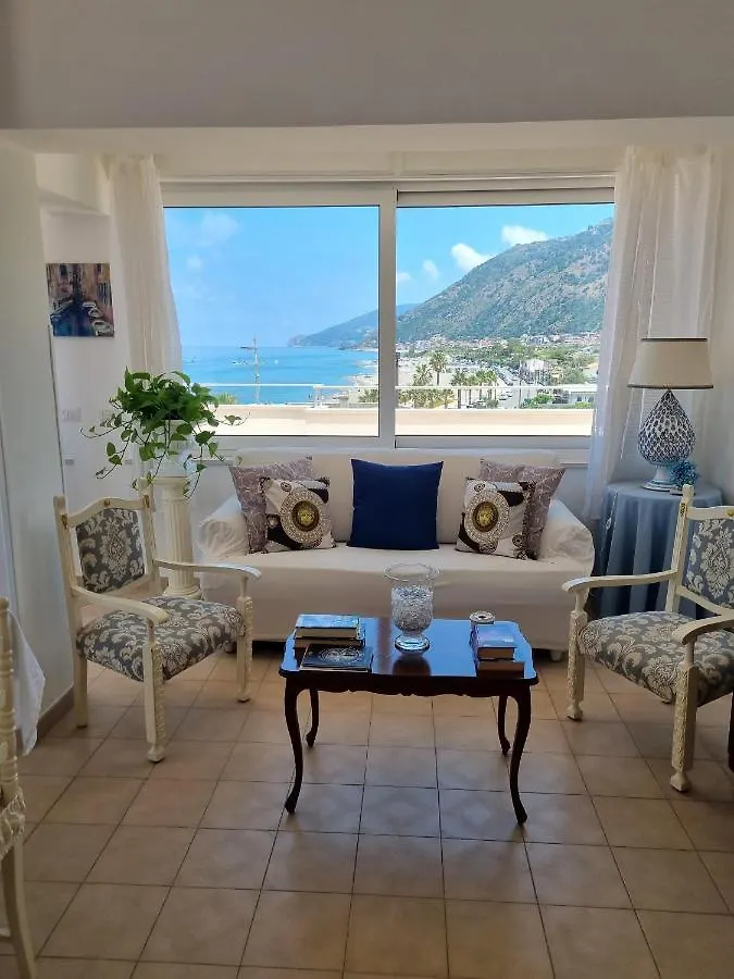 Villa Attico Sul Mare Brolo 0*,  Italie