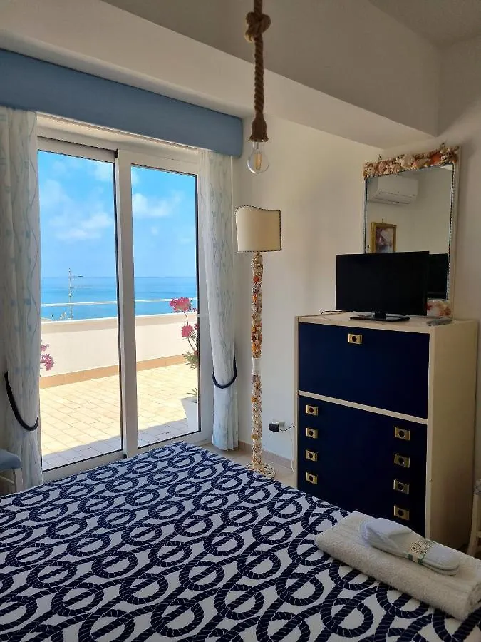 Hébergement de vacances Villa Attico Sul Mare Brolo