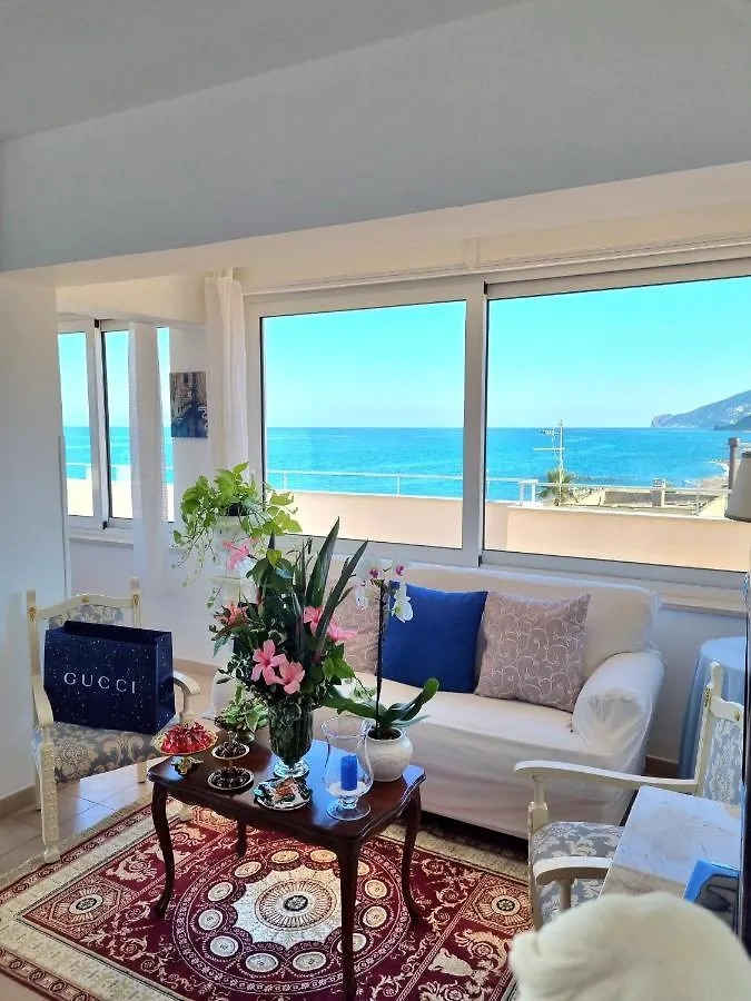 Hébergement de vacances Villa Attico Sul Mare Brolo Italie